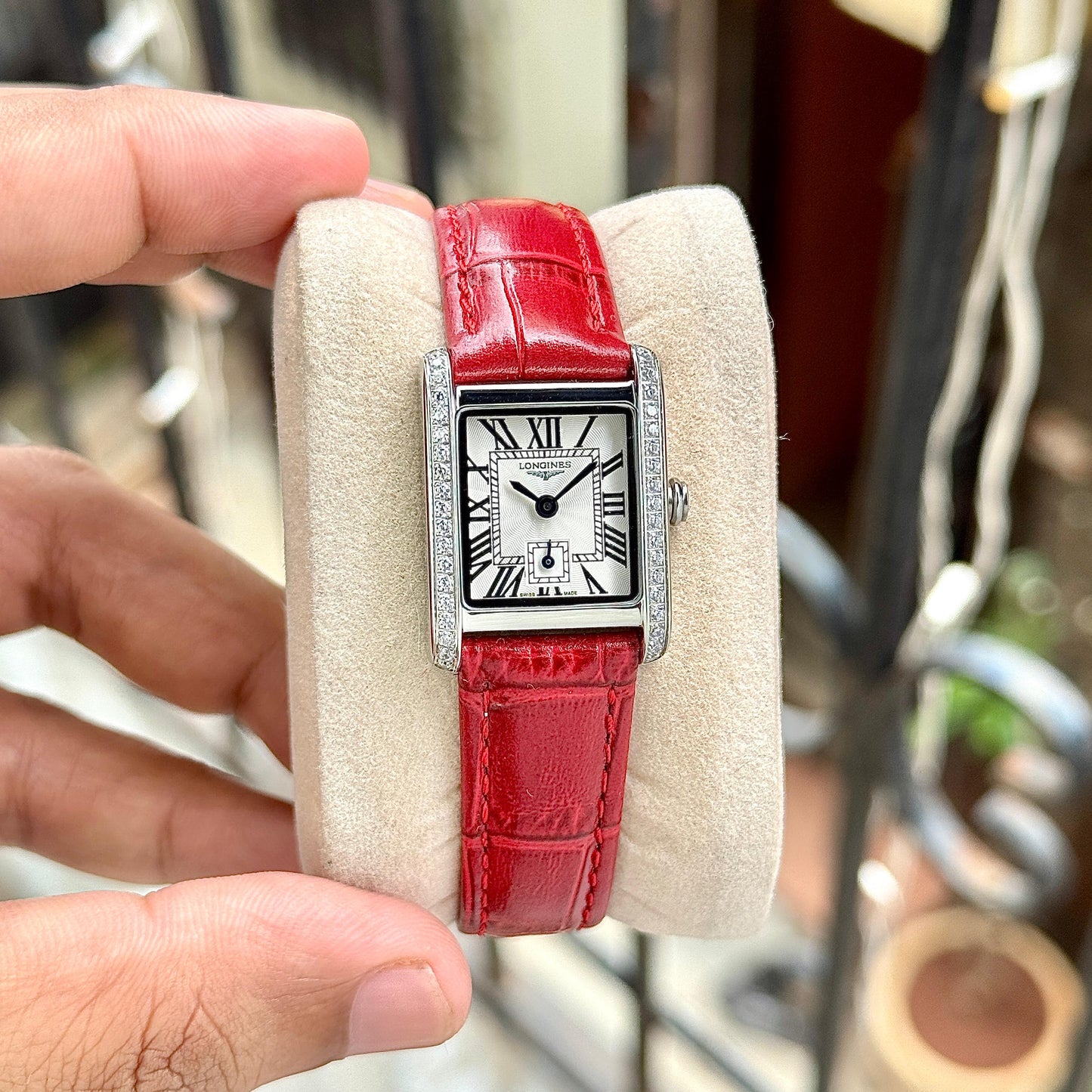 LONGINES MINI DOLCEVITA β TIMELESS LUXURY WITH A TOUCH OF RED